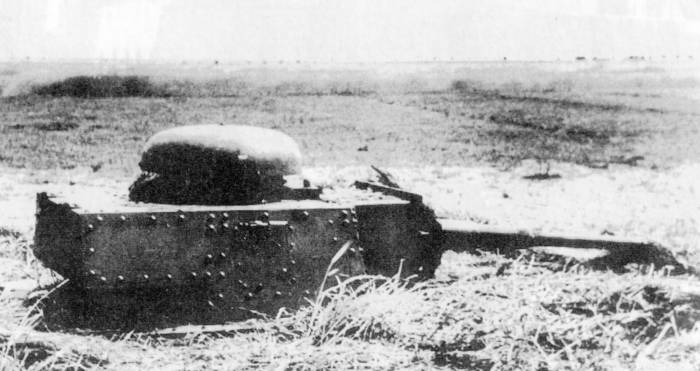         По распоряжению наркома вооружений 700 шт. Т-18 и 22 танка Т-24 должны были быть переданы в распоряжение УРов округов. Там предписывалось использовать машины, не подлежащие ремонту, для создания неподвижных огневых точек. Для вооружения новоявленных ДОТов рекомендовались пулеметная спарка ДА-2, два пулемета ДТ или 45-мм танковое орудие обр. 1932 г. Ходовую же часть машин, а также двигатели и трансмиссию предписывалось сдать на металлолом для переплавки. <a href=